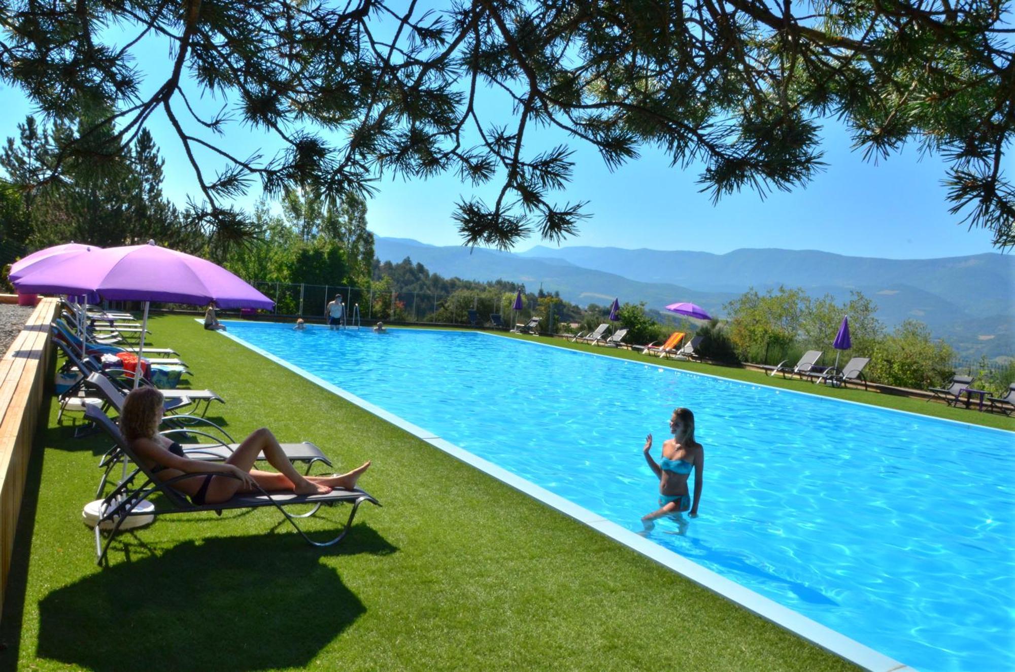 Camping Les Hauts De Rosans Exterior photo