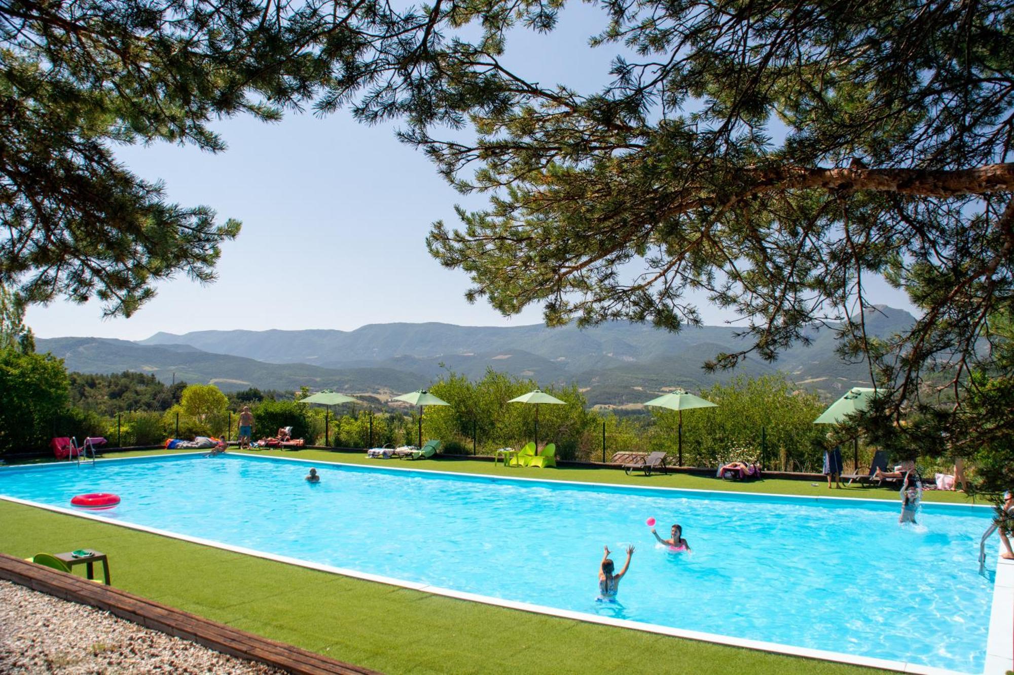 Camping Les Hauts De Rosans Exterior photo