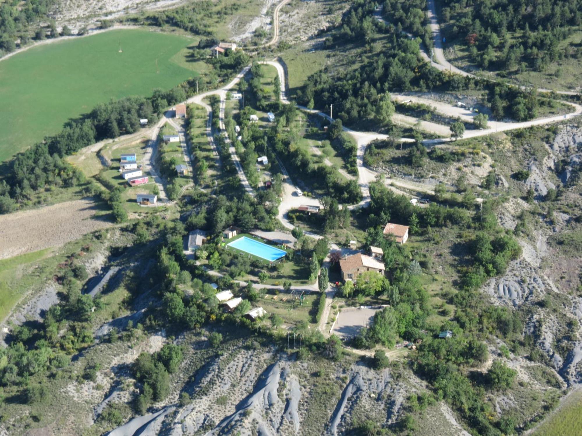 Camping Les Hauts De Rosans Exterior photo